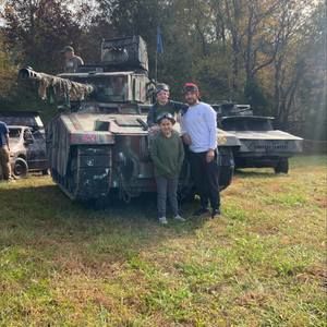 Meet your Posher, Manuel